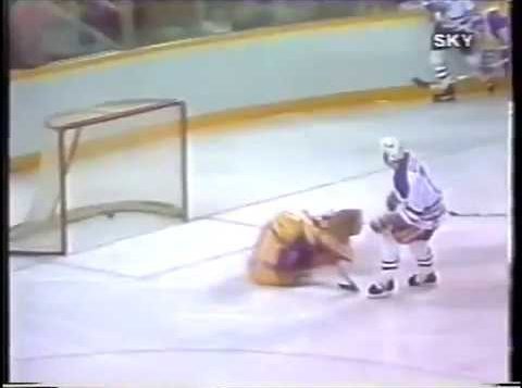 On this day in 1985, Jari Kurri recorded a hat trick to help the